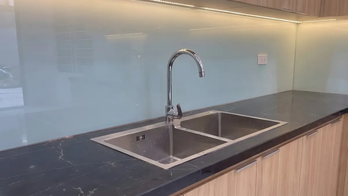 Chi tiết chậu rửa tủ bếp chị Xuân ở Đống Đa, Hà Nội – cận cảnh sang trọng