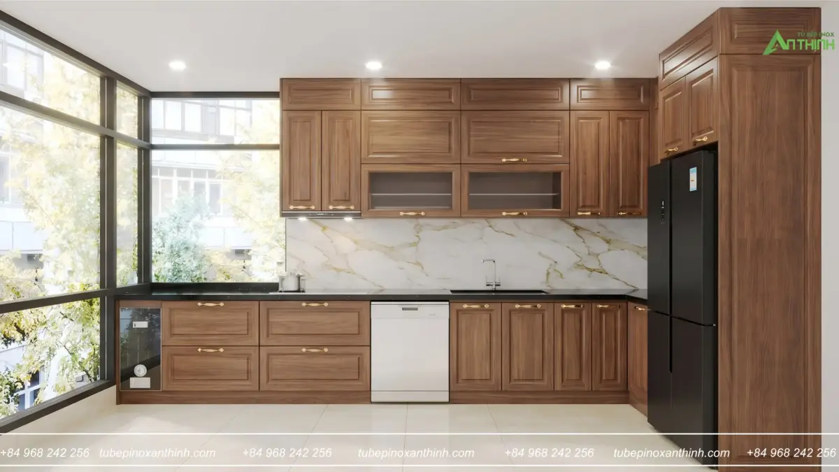 Góc nhìn tổng thể bếp góc với tủ lạnh tích hợp tại Gia Đình Chị Ngọc Ánh ở Mỹ Đình, Hà Nội