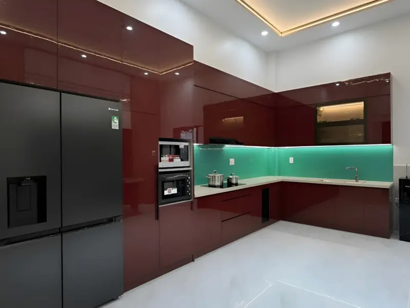 Góc tủ lạnh và hệ tủ cao tại nhà chị Giang ở Đan Phượng, Hà Nội