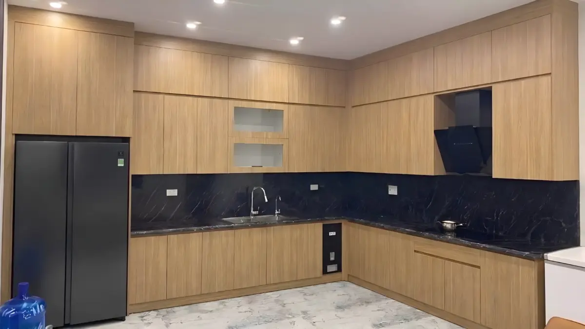 Không gian bếp hoàn thiện tổng thể tại nhà chị Hương ở Hoài Đức, Hà Nội