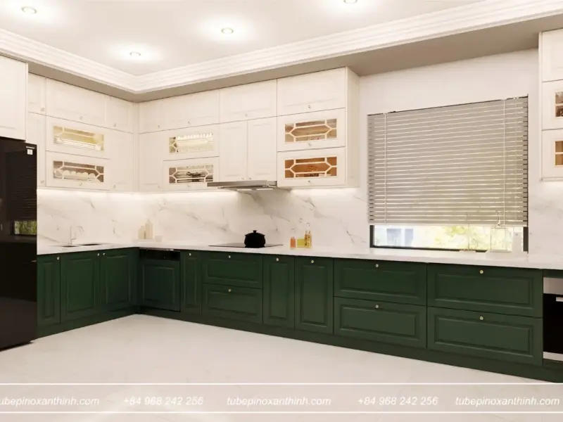 Không gian bếp mở rộng với hệ tủ dài và cửa sổ lớn tại Gia Đình Anh Như - Ba Đình, Hà Nội