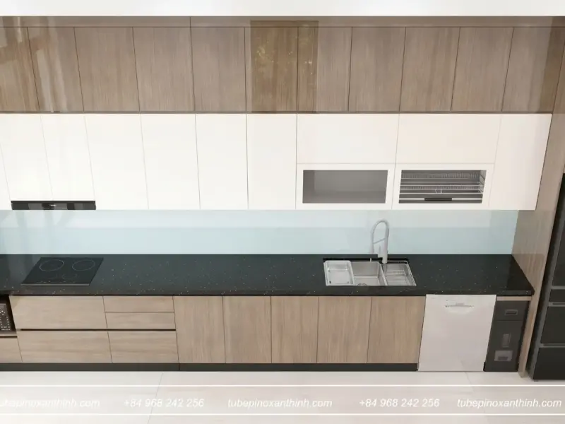 Toàn cảnh tủ bếp Acrylic bóng gương kết hợp trắng tại Nhà Chị Hoa ở Hai Bà Trưng, Hà Nội