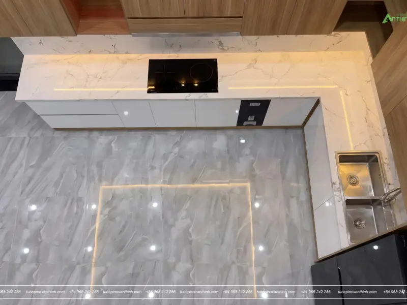 Góc nhìn từ trên cao – Tủ bếp Inox 304 cánh gỗ MDF phủ Melamine nhà chị Linh tại Bắc Từ Liêm, Hà Nội