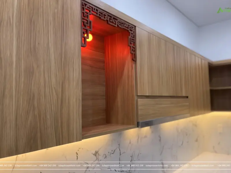 Góc thờ trang trí độc đáo – Tủ bếp Inox 304 cánh gỗ MDF phủ Melamine nhà chị Linh tại Bắc Từ Liêm, Hà Nội