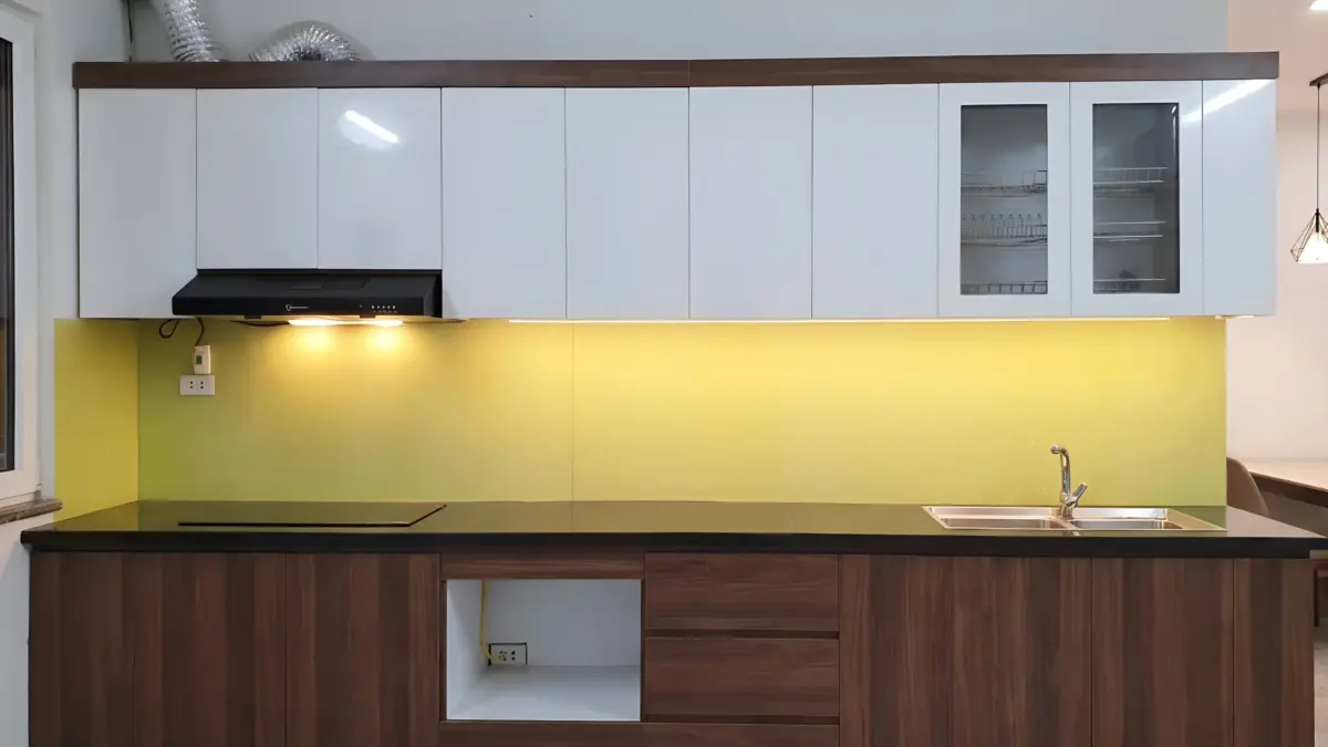 Hệ tủ bếp cánh gỗ nhựa chống nước phủ Melamine màu trắng vân gỗ nâu