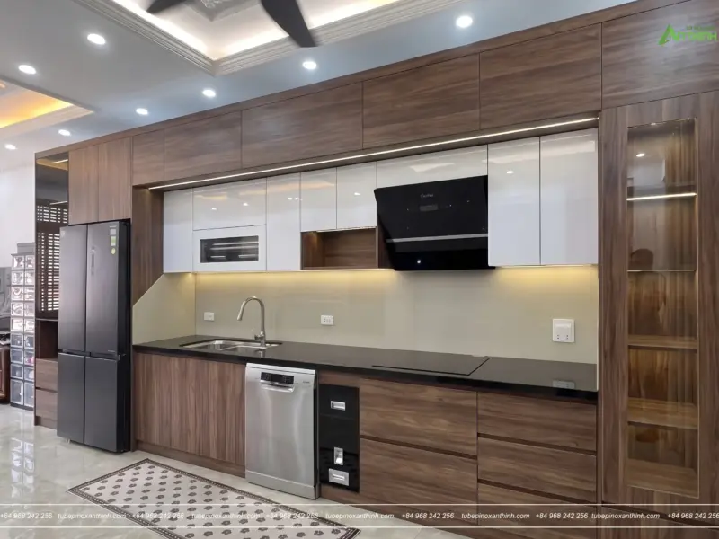 Không gian bếp tiện nghi nhà Anh Thắng ở Ba Đình, Hà Nội