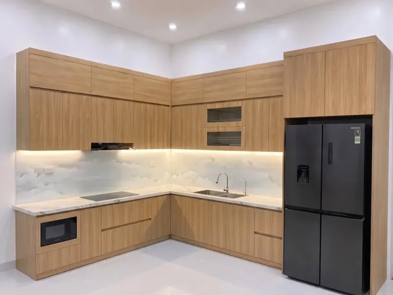 Mẫu tủ bếp Inox 304 cánh gỗ nhựa phủ Melamine hiện đại của gia đình Chú Khiêm tại Xuân Đỉnh, Hà Nội