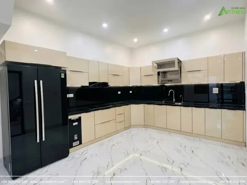 Mẫu Tủ Bếp Inox 304 Cánh Kính Khung Nhôm Sang Trọng Cho Nhà Cô Ngân Tại Chương Mỹ, Hà Nội