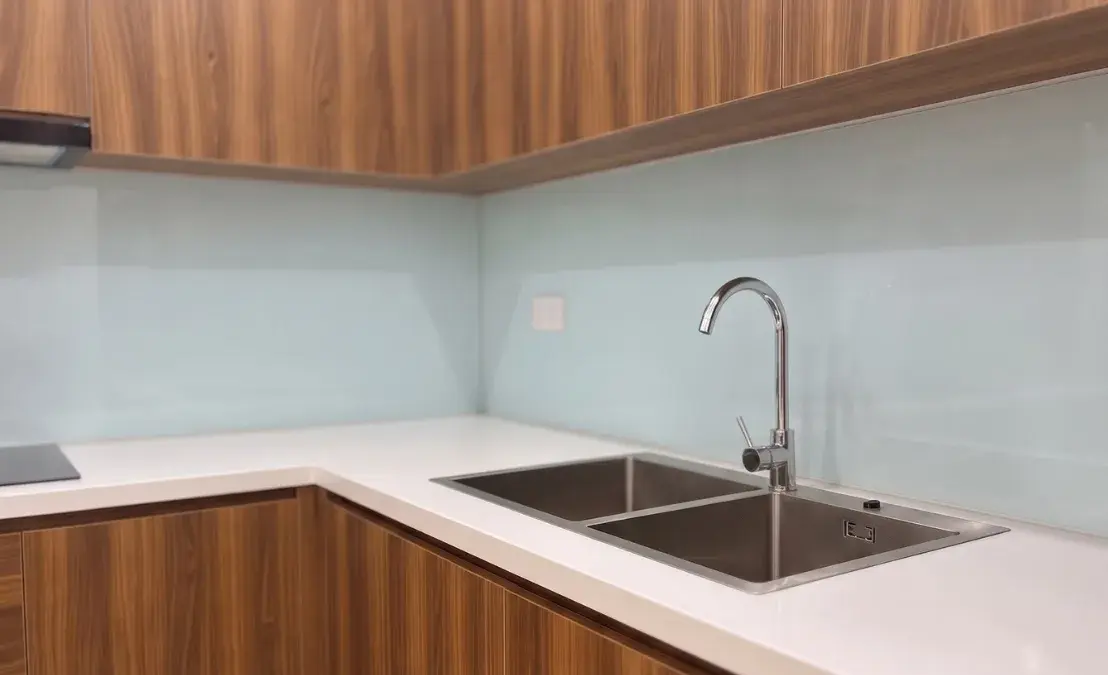 Chi tiết chậu rửa đôi và vòi nước tại Nhà Anh Tuấn ở Dương Nội Hà Nội
