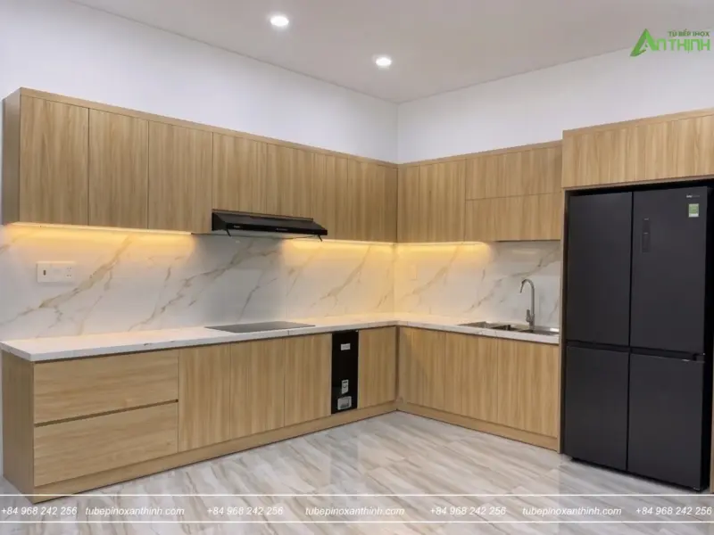 Hoàn thiện tủ bếp inox 304 cánh gỗ nhựa phủ Melamine cho nhà Anh Đoàn tại Hà Đông, Hà Nội