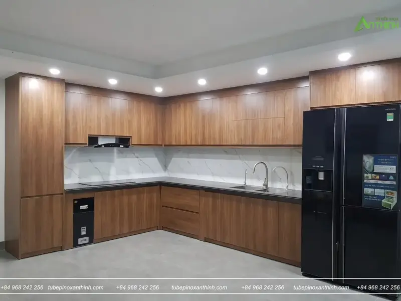 Mẫu Tủ Bếp Inox 304 Cánh MDF Chống Ẩm Phủ Melamine Sang Trọng Nhà Chú Tài Tại Từ Sơn, Bắc Ninh